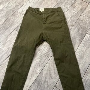 Green Nili Lotan 80 NL  Dark green my camera doesn’t help with lighting